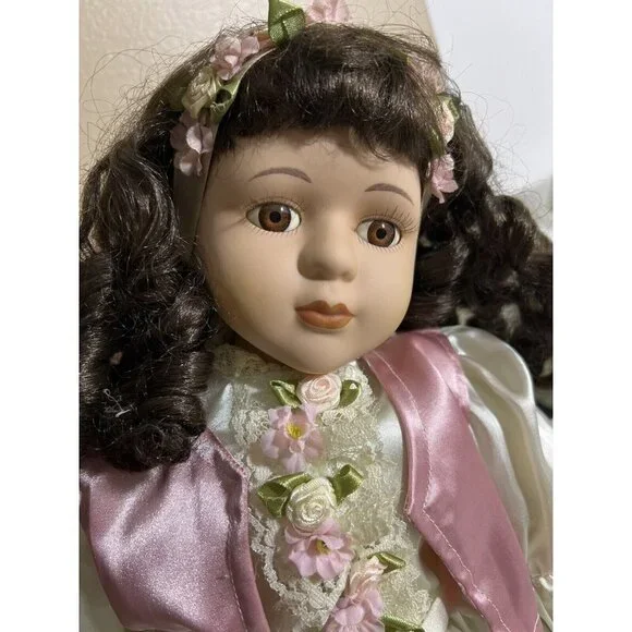 Unmarked Brunette Doss22" Pink And White Satin Dress